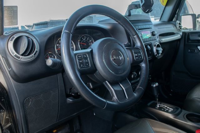 Used 2017 Jeep Wrangler Unlimited Sahara w/ Connectivity Group image 13