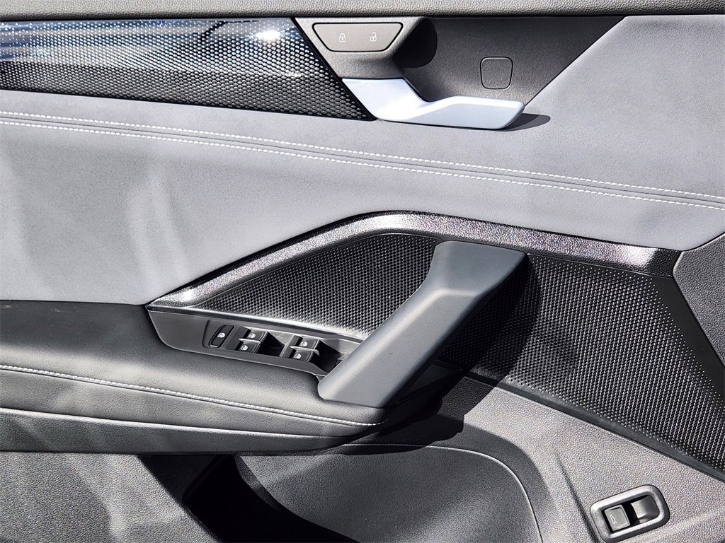 New 2026 Volkswagen Tiguan SE image 14