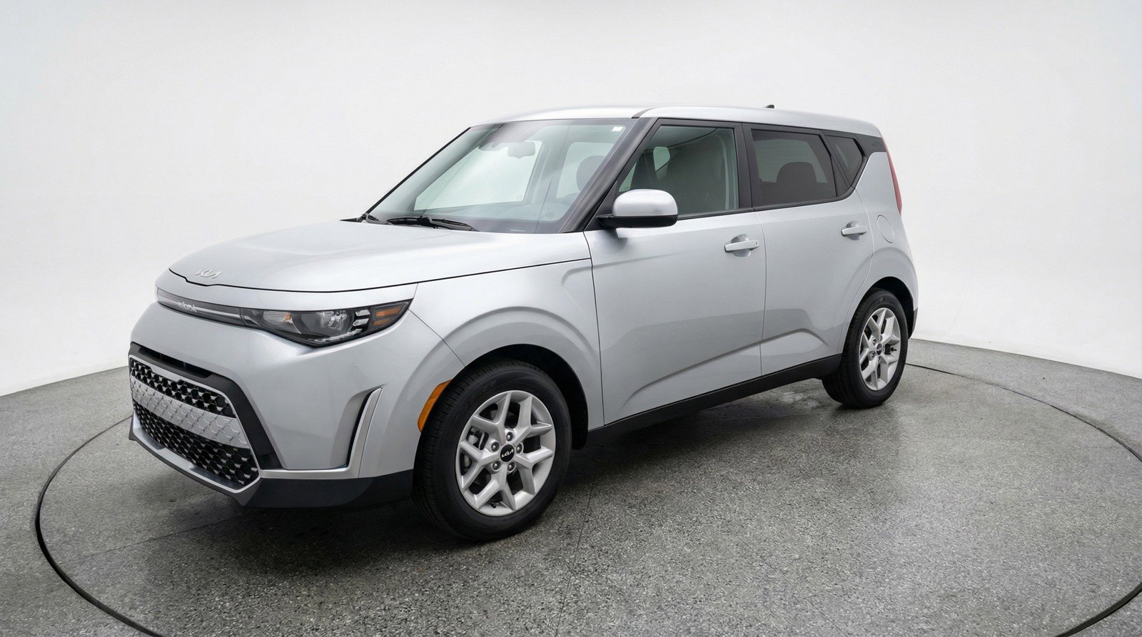 Used 2025 Kia Soul LX w/ LX Technology Package image 3