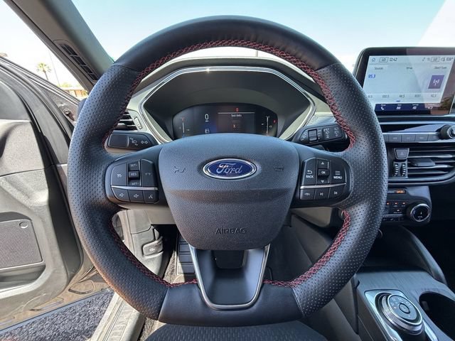 Used 2025 Ford Escape ST-Line Select AWD/4WD image 27
