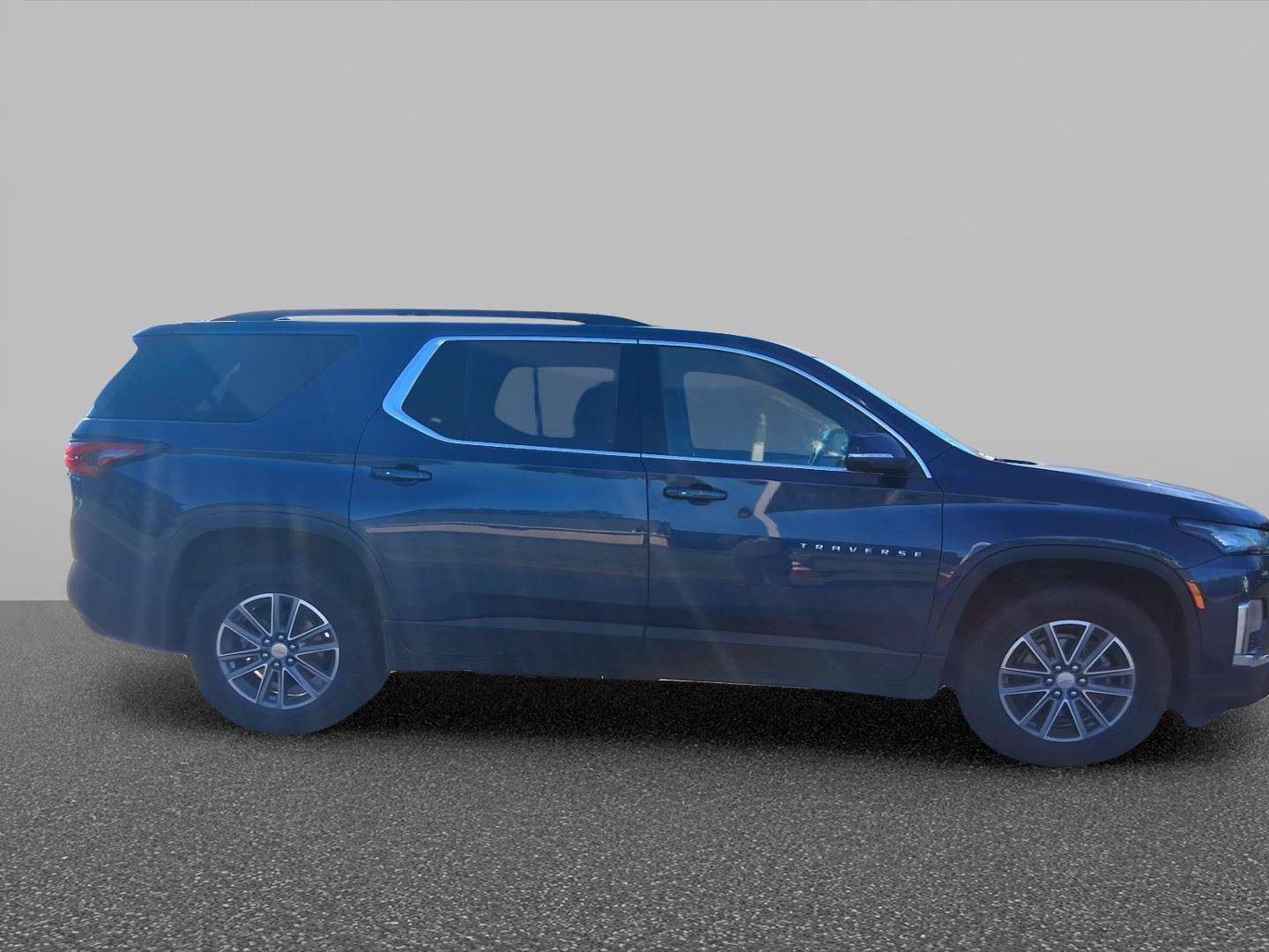 Used 2022 Chevrolet Traverse LT FWD image 5