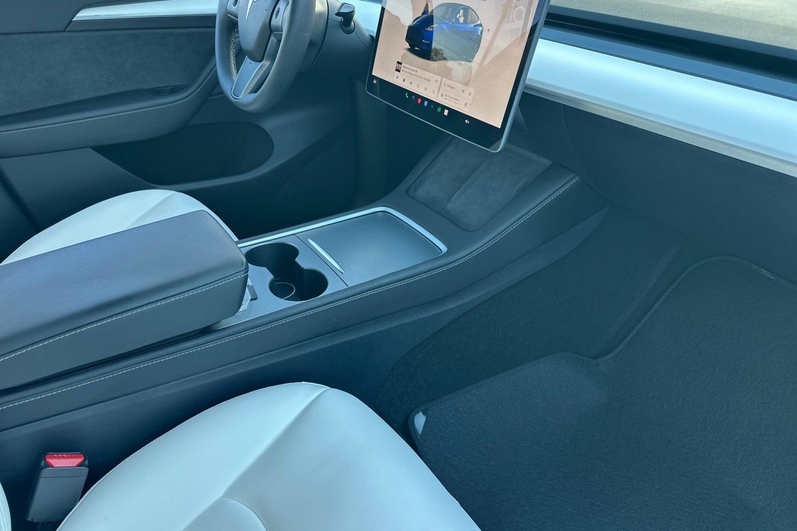 Used 2025 Tesla Model Y Long Range image 13