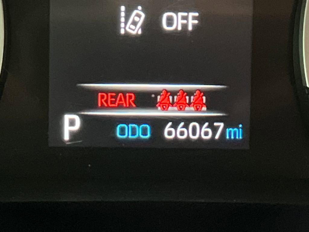 Used 2020 Toyota RAV4 XLE w/ Convenience Package image 18