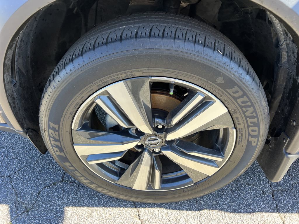 Used 2024 Nissan Rogue SL w/ SL Premium Package image 12