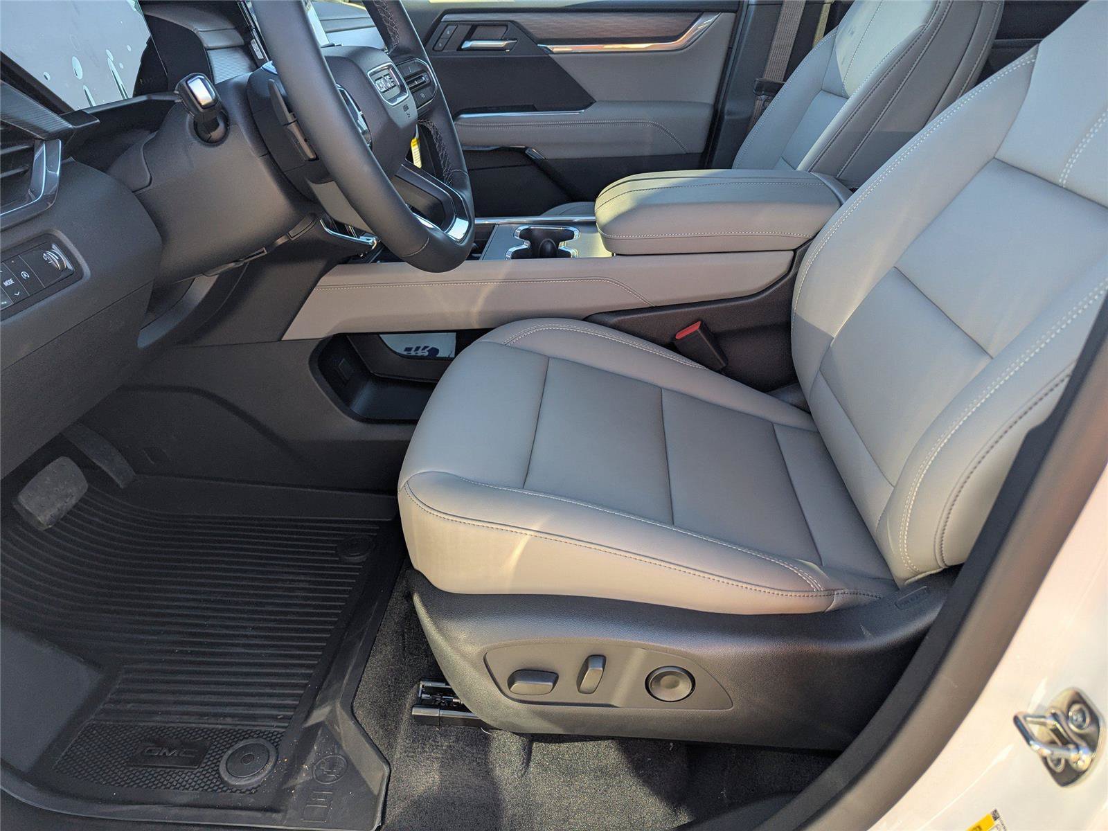 New 2026 GMC Acadia Elevation w/ Black Edition FWD image 17