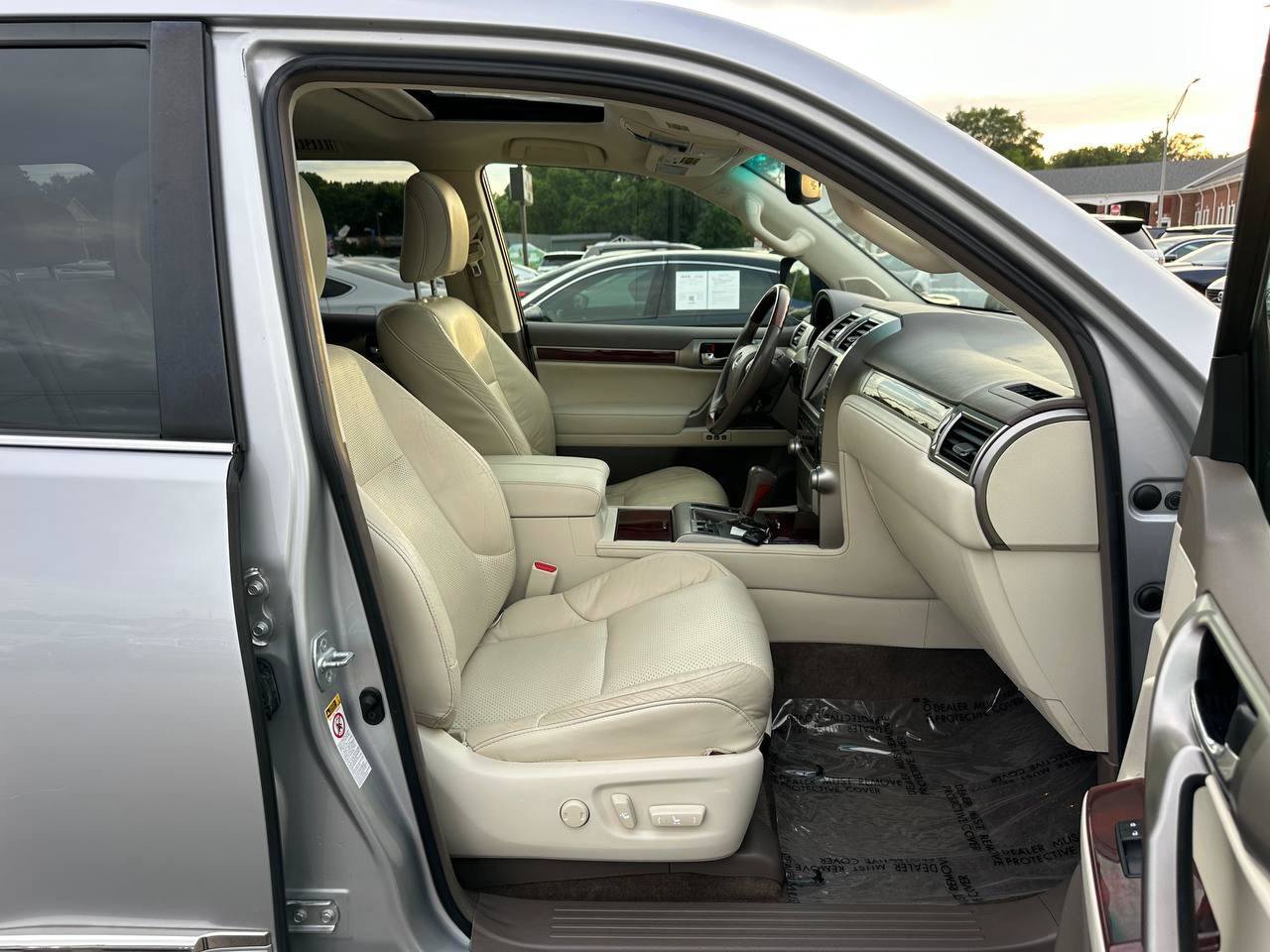 Used 2012 Lexus GX 460 w/ Comfort Plus Pkg AWD/4WD image 28