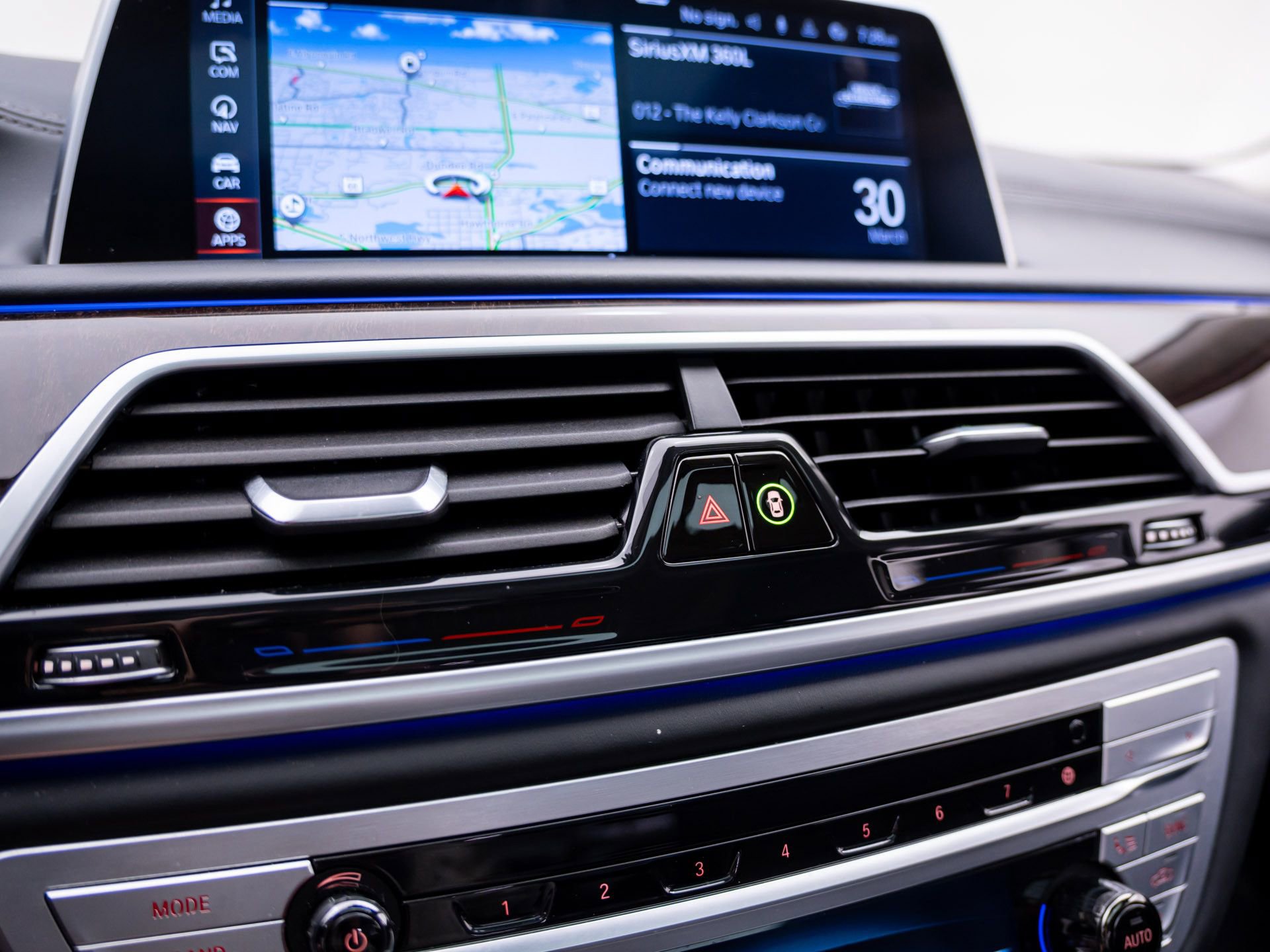 Used 2022 BMW M760i xDrive image 29