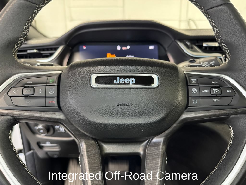 Used 2024 Jeep Grand Cherokee Limited w/ Luxury Tech Group II AWD/4WD image 15