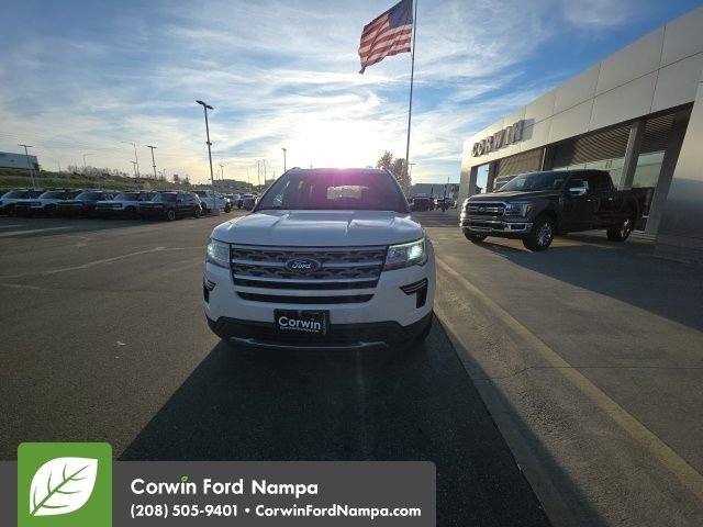 Used 2018 Ford Explorer XLT image 4