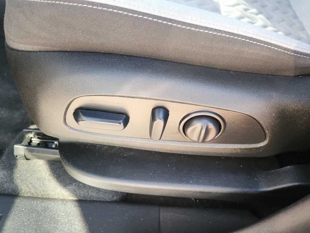 Used 2024 Chevrolet Equinox LS w/ LS Convenience Package AWD/4WD image 8