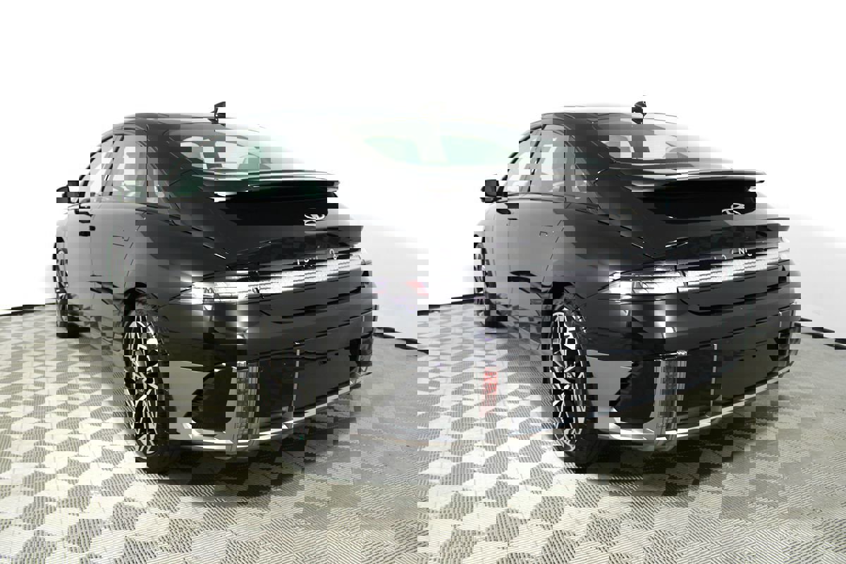 Used 2024 Hyundai Ioniq 6 Limited image 41