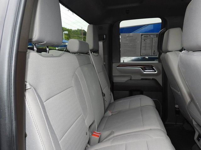 Used 2025 Chevrolet Silverado 2500 LT image 45