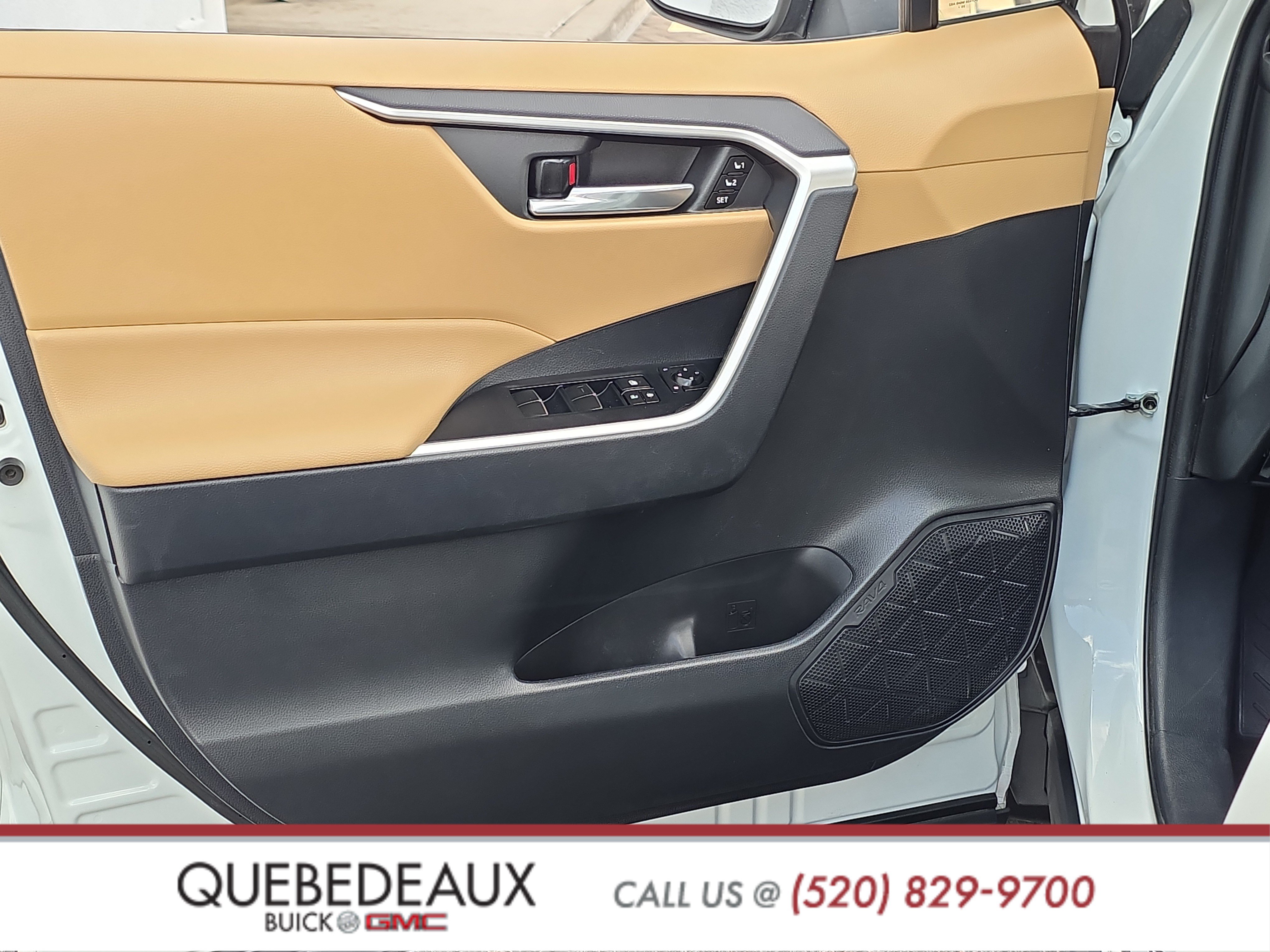 Used 2021 Toyota RAV4 XLE Premium FWD image 9