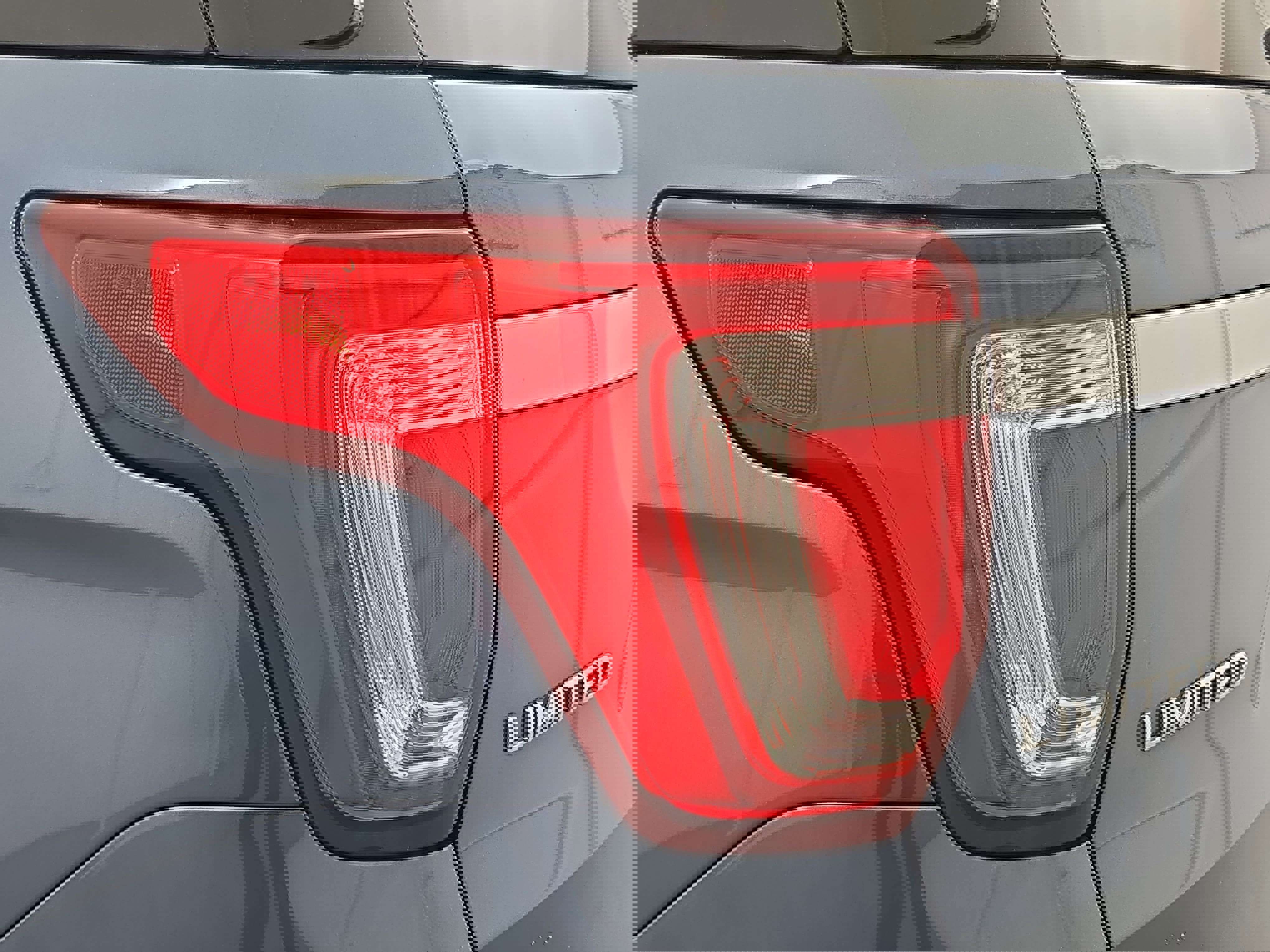 Used 2019 Ford Explorer Limited FWD image 35