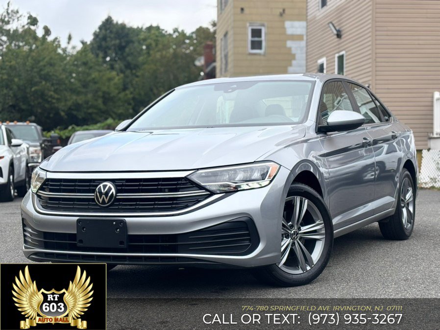 Used 2024 Volkswagen Jetta SE FWD image 1
