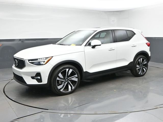 Used 2023 Volvo XC40 B5 Ultimate w/ Protection Package Premier AWD/4WD image 4