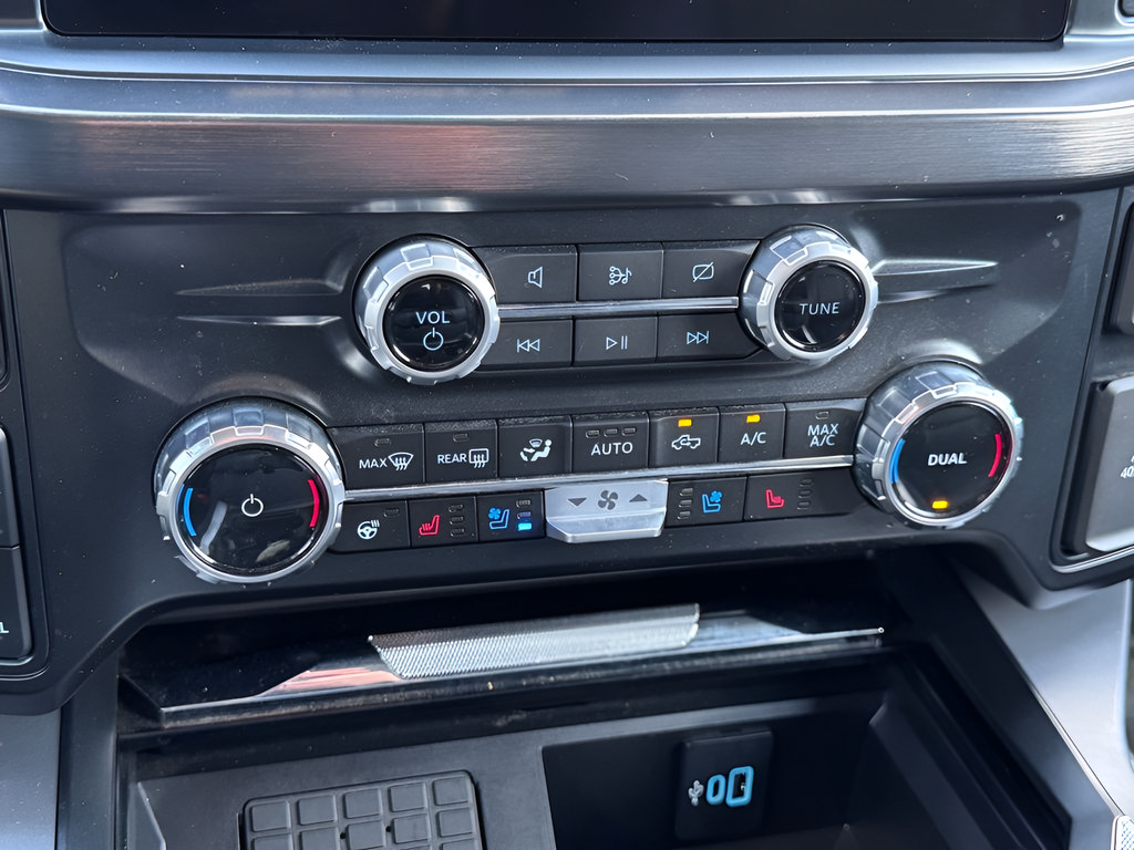 Used 2024 Ford F250 Lariat AWD/4WD image 18