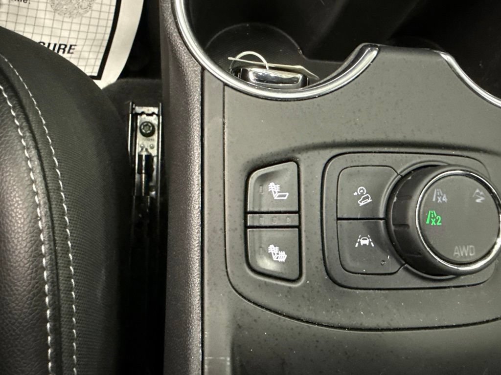 Used 2023 GMC Terrain SLT AWD/4WD image 33