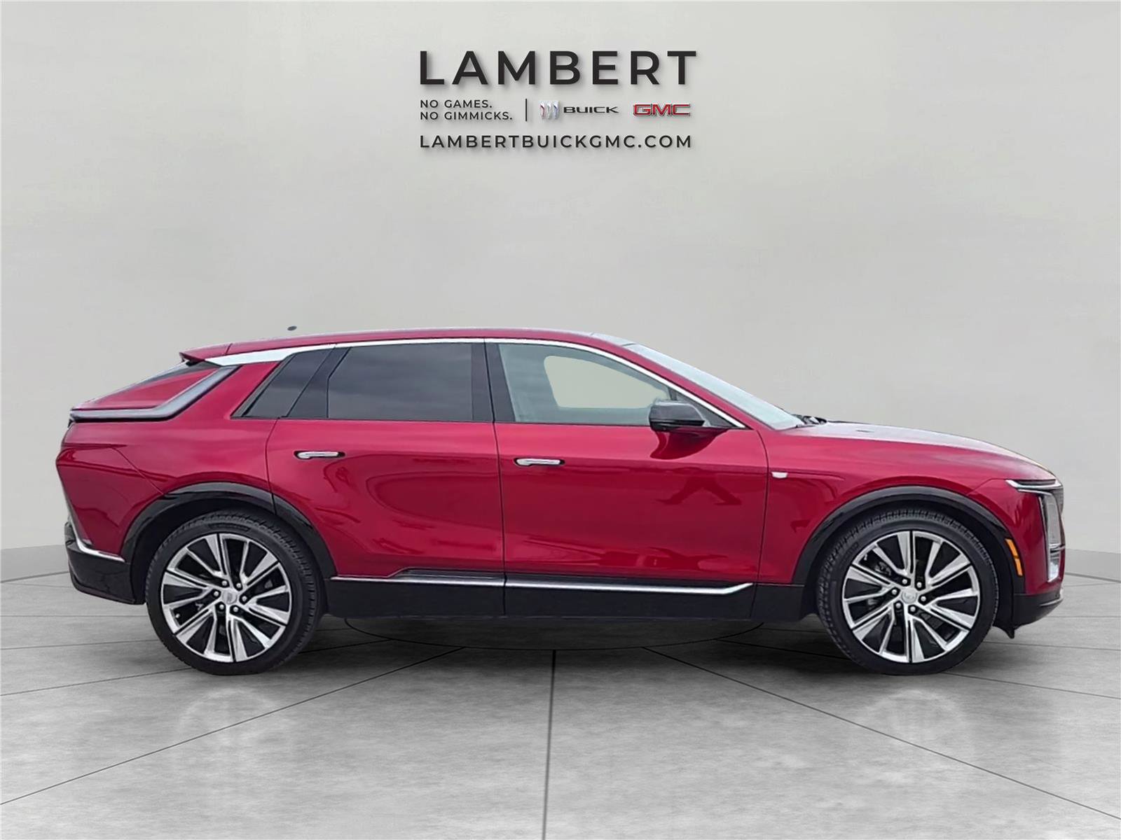 Used 2025 Cadillac Lyriq Luxury w/ LPO, Floor Liner Package image 5