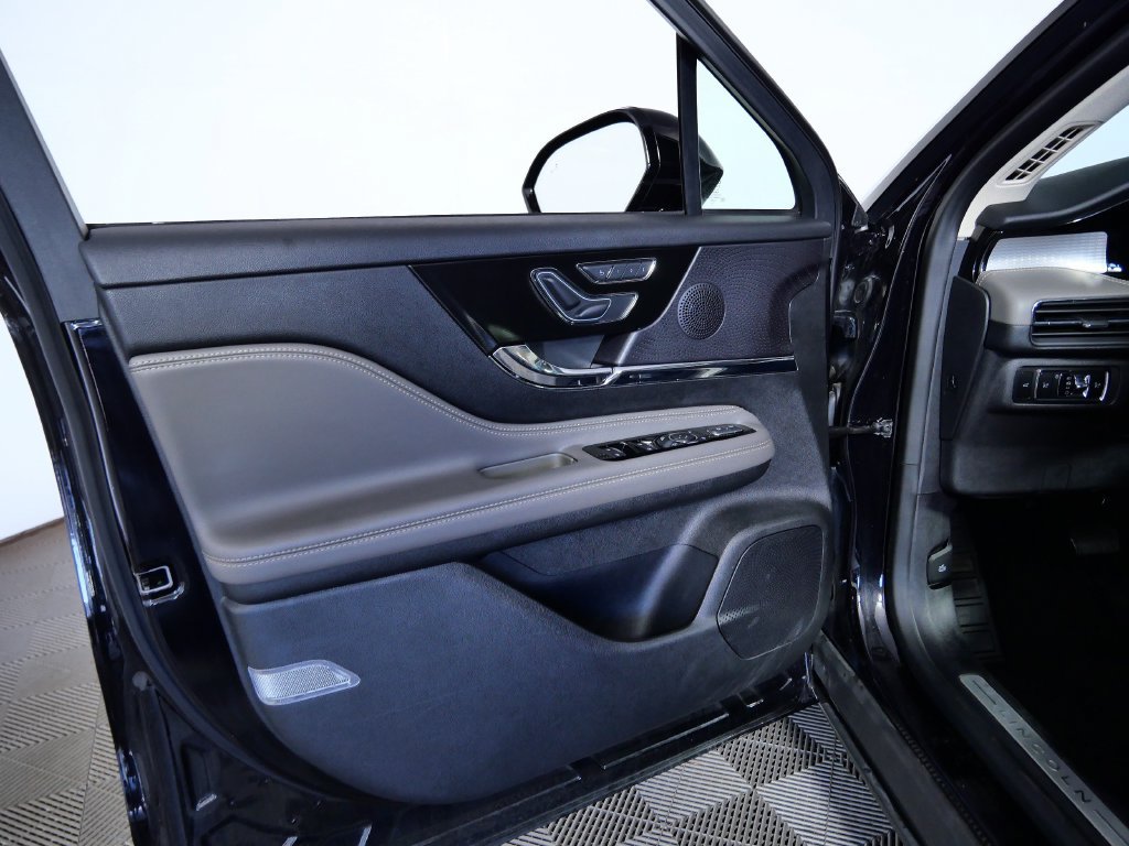 Certified 2023 Lincoln Corsair AWD w/ Equipment Group 101A image 14