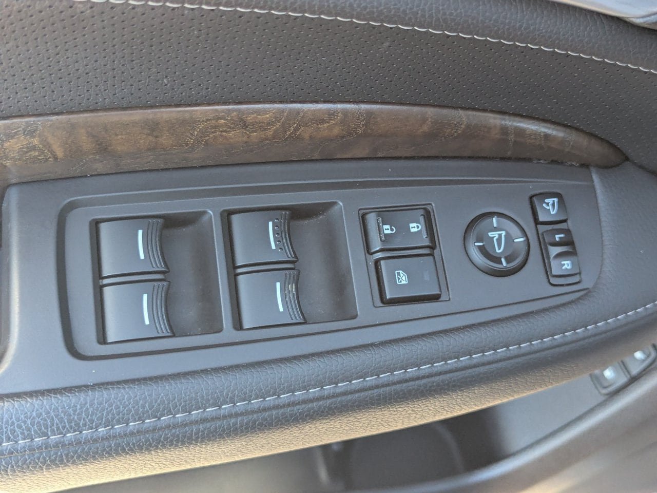 Used 2020 Acura MDX w/ Technology Package FWD image 21