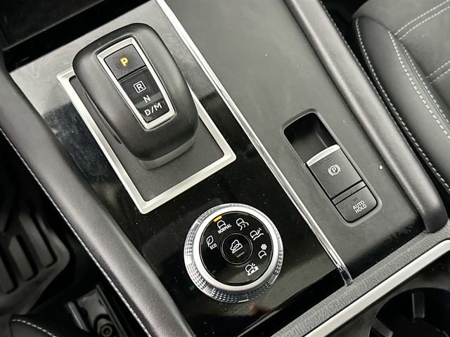 Used 2024 Mitsubishi Outlander SE image 16