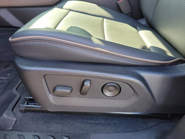 Used 2023 GMC Canyon Denali image 20