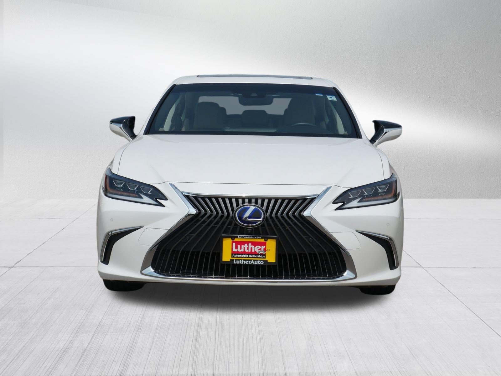 Used 2019 Lexus ES 300h FWD image 2