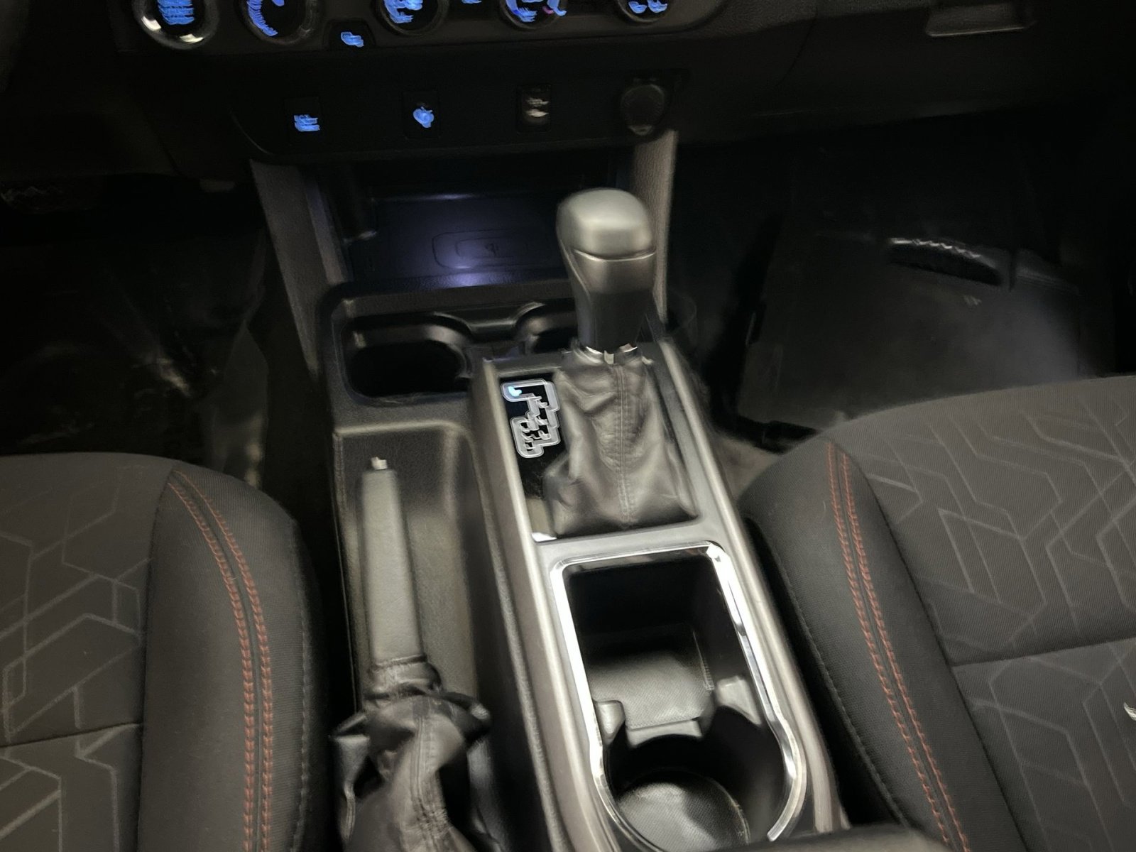 Used 2017 Toyota Tacoma TRD Off-Road w/ Tow Package (A/T) AWD/4WD image 21
