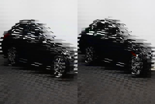 Used 2018 Mercedes-Benz C 300 Sedan w/ Premium Package image 3