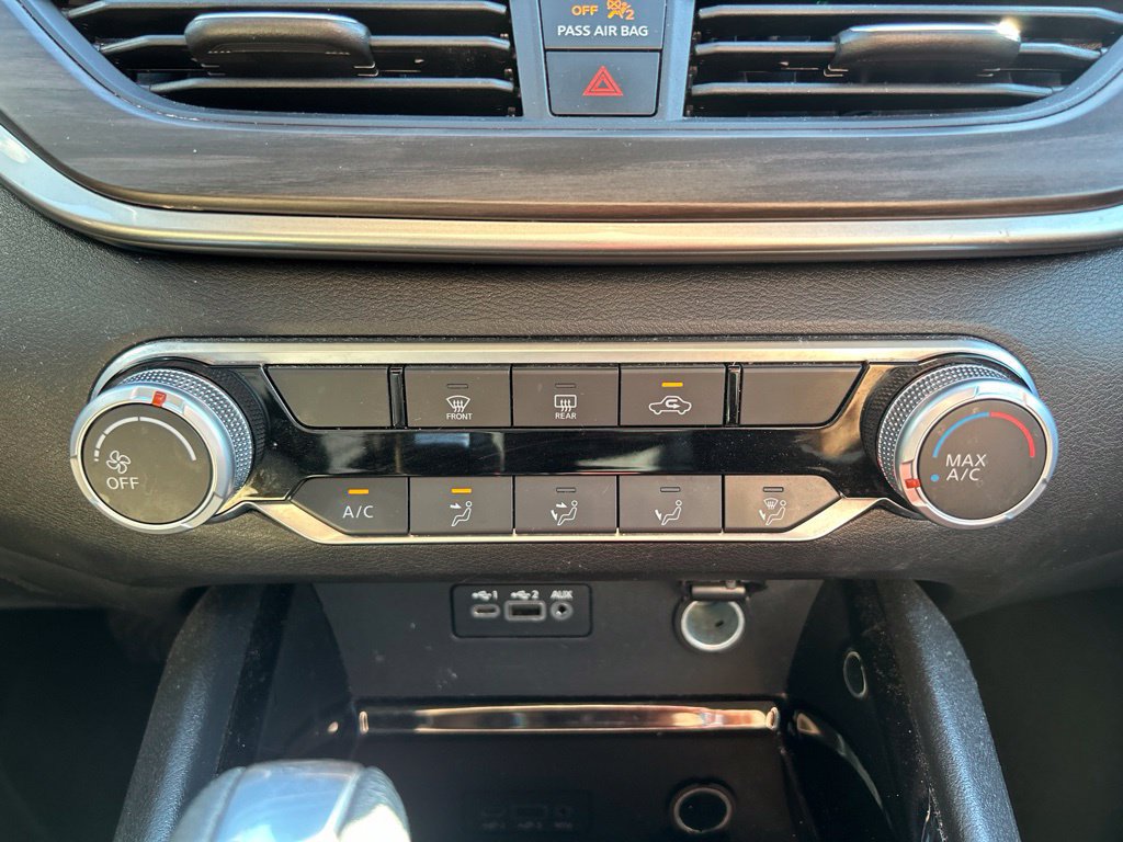 Used 2024 Nissan Altima 2.5 SV FWD image 27