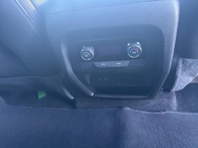 Used 2025 Chevrolet Traverse LT image 15