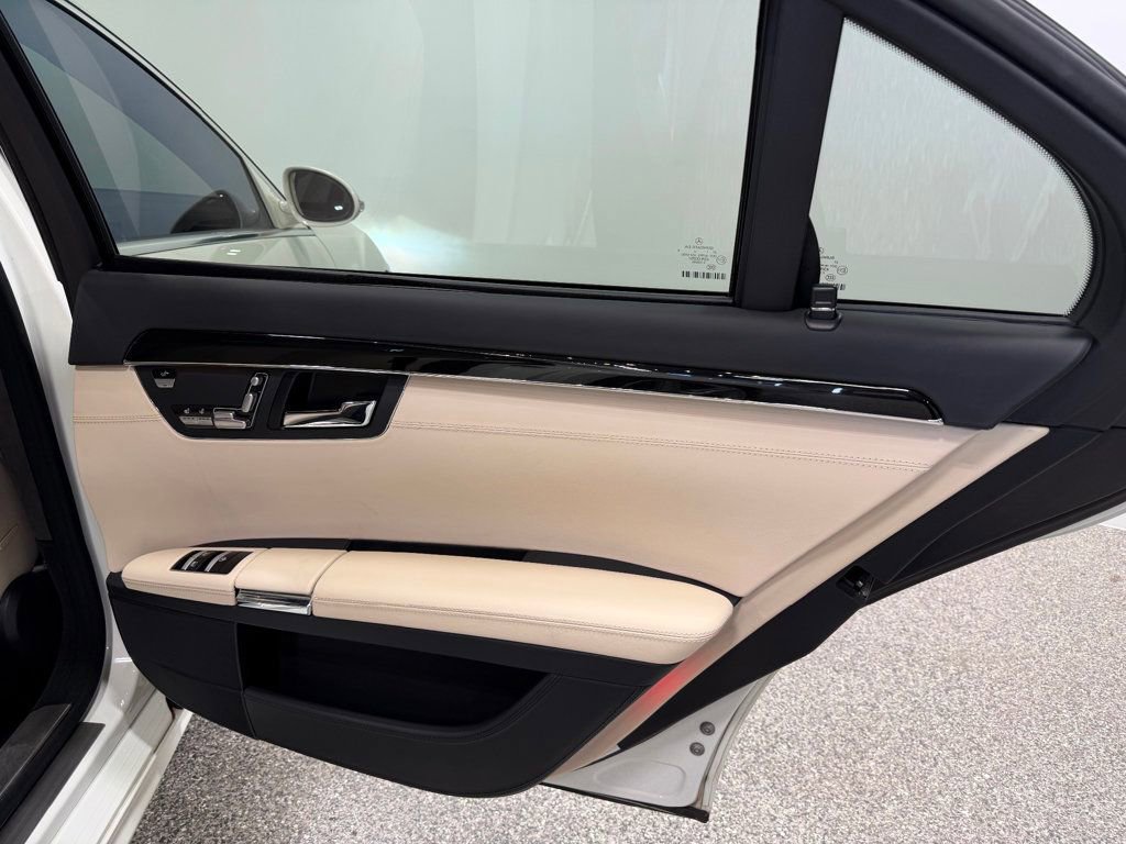 Used 2009 Mercedes-Benz S 63 AMG image 31