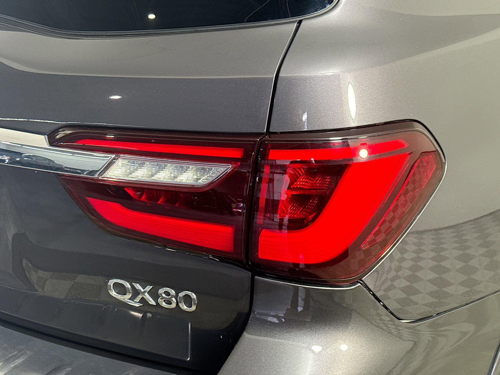 Used 2022 INFINITI QX80 Sensory w/ All-Season Package image 34