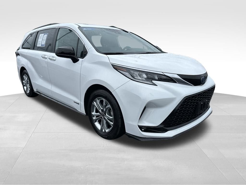 Used 2021 Toyota Sienna XSE