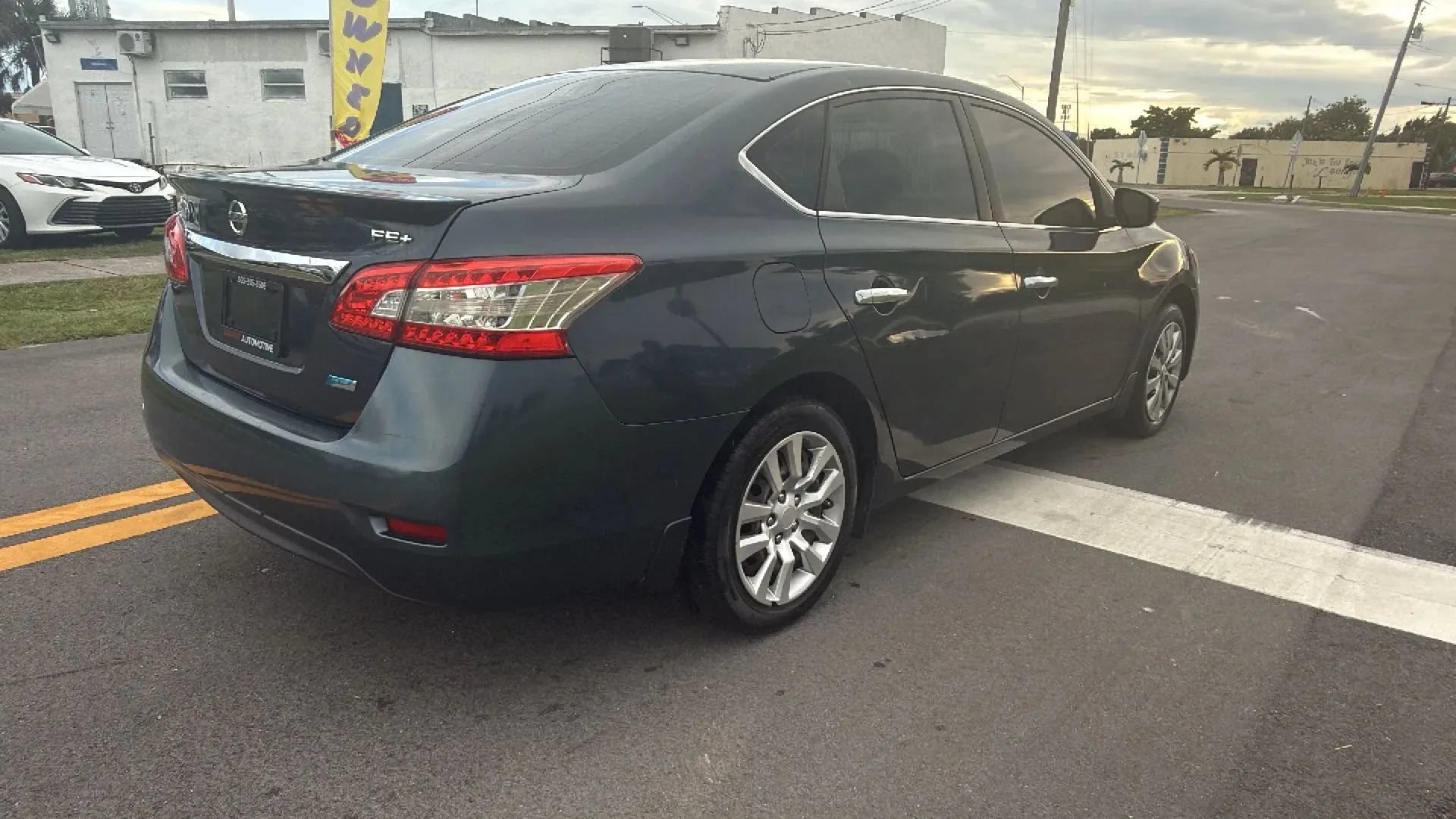 Used 2013 Nissan Sentra FE+ SV FWD image 3