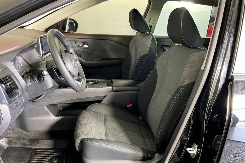 Used 2022 Nissan Rogue SV FWD image 29