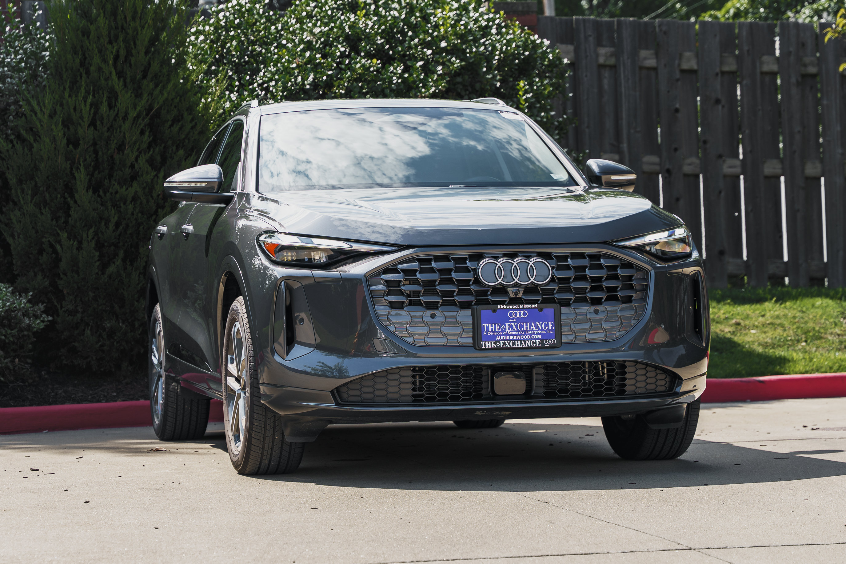 Certified 2025 Audi Q5 Premium AWD/4WD image 1