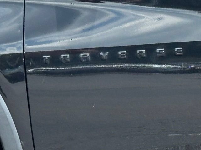Used 2023 Chevrolet Traverse RS AWD/4WD image 9