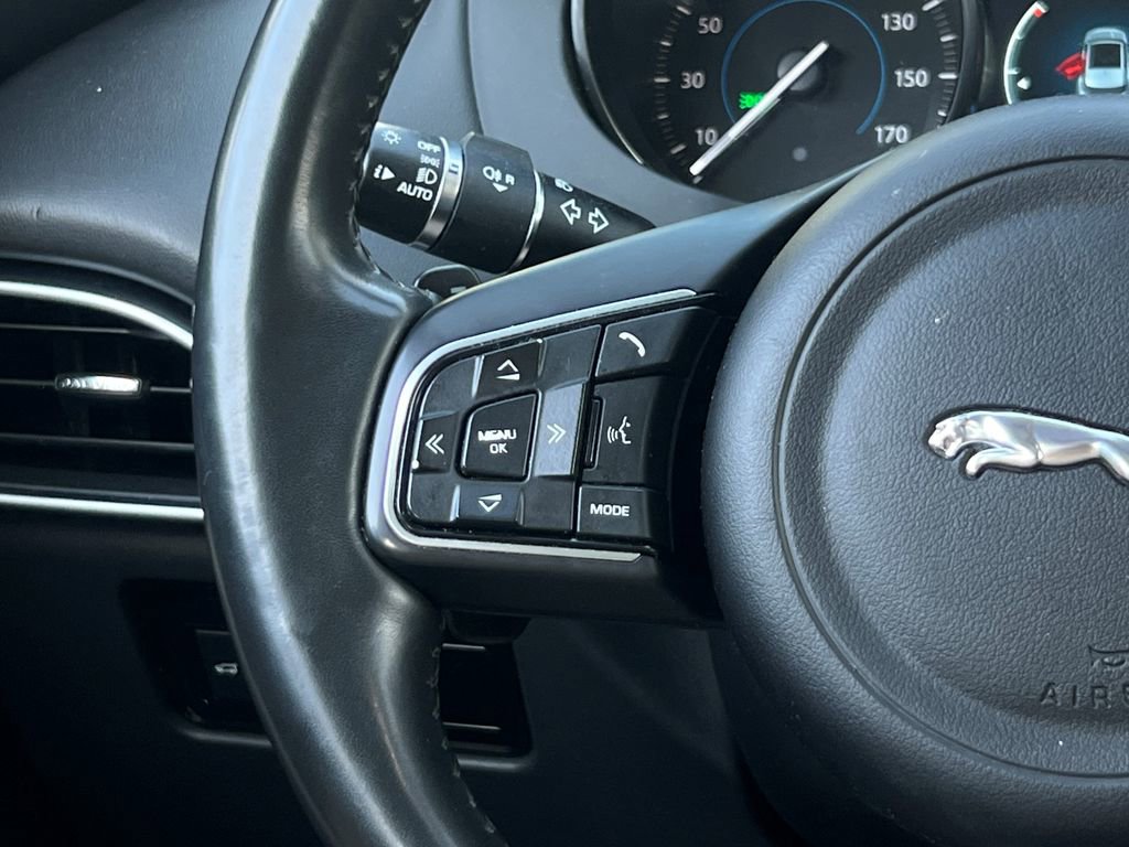 Used 2019 Jaguar F-PACE Premium image 30