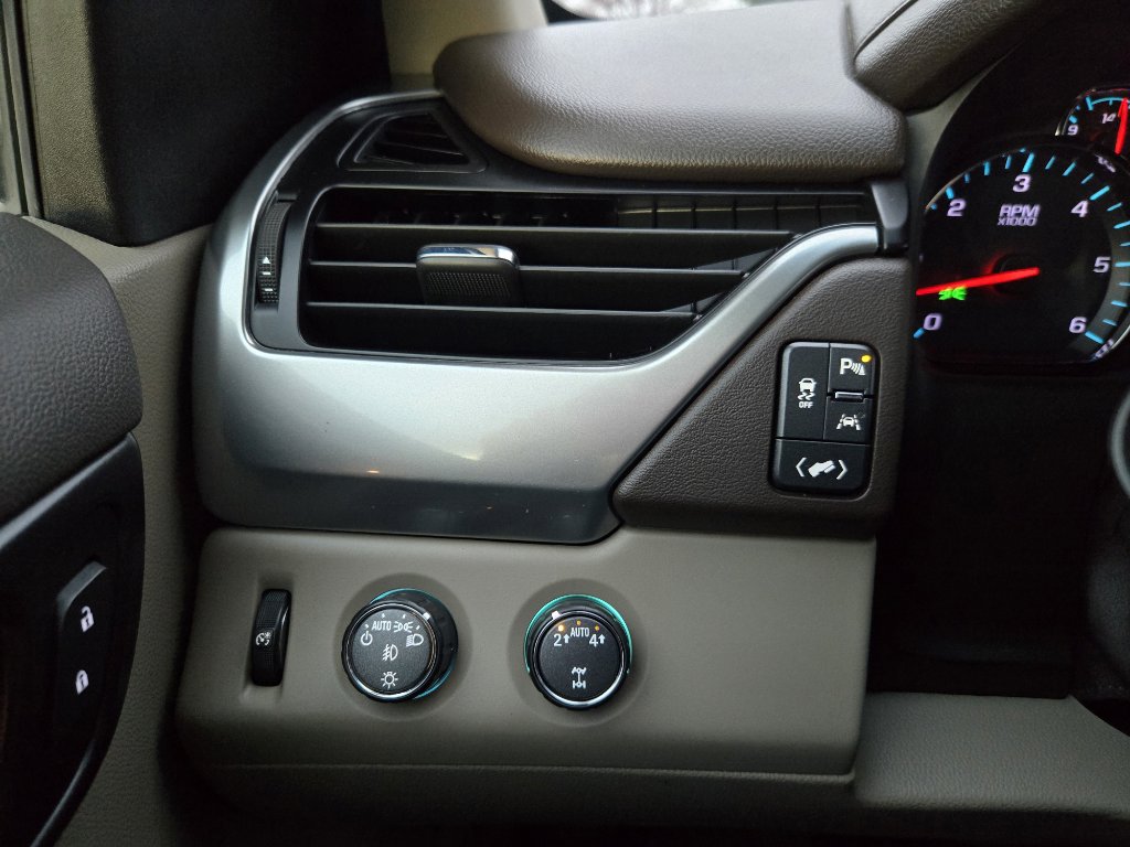 Used 2019 Chevrolet Tahoe LT image 13