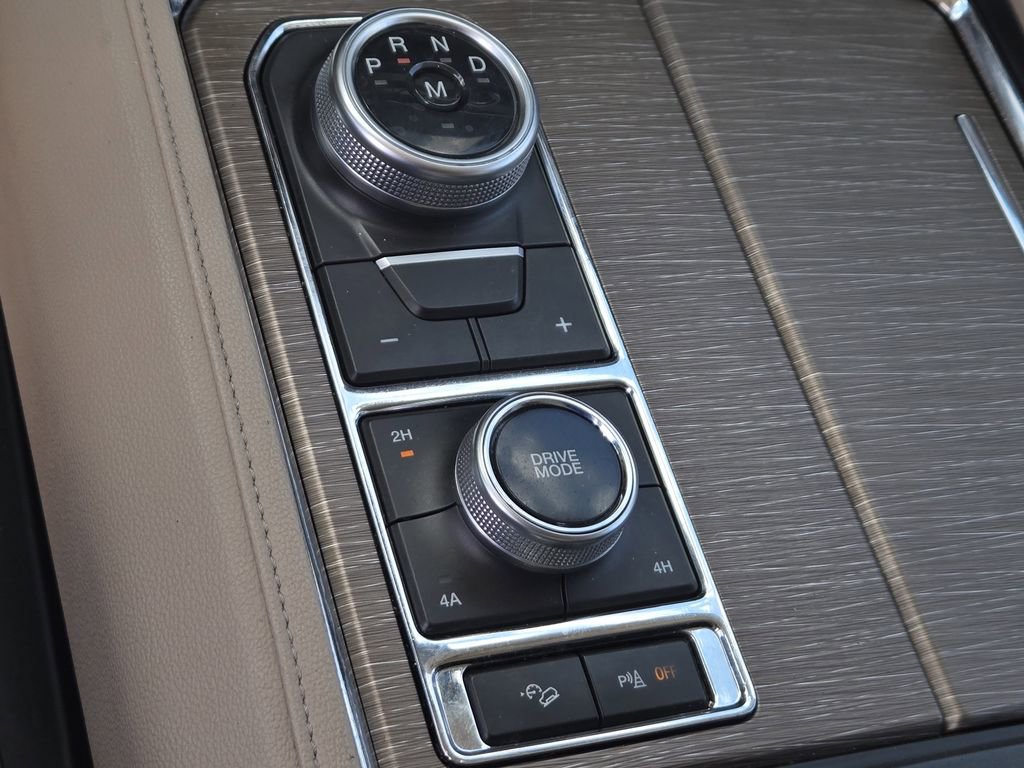 Used 2024 Ford Expedition Limited image 18