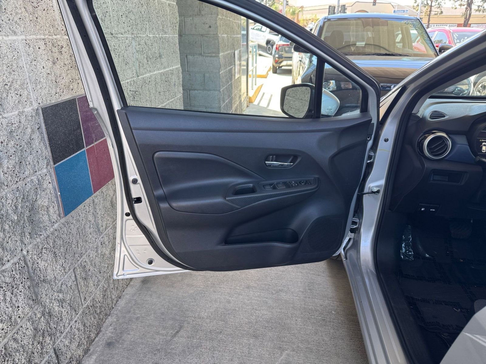 Used 2025 Nissan Versa SV image 18