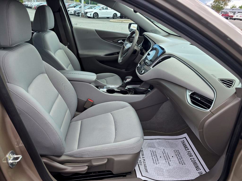 Used 2022 Chevrolet Malibu LT FWD image 14