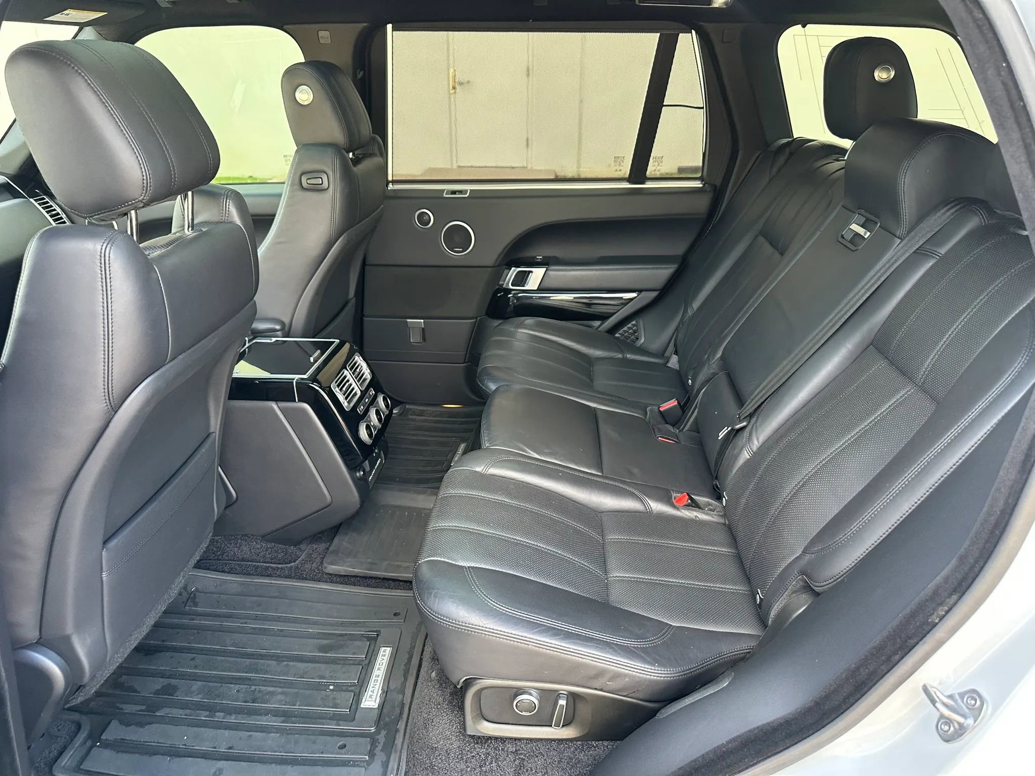 Used 2017 Land Rover Range Rover Long Wheelbase Supercharged image 19