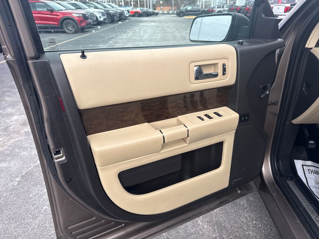 Used 2019 Ford Flex Limited image 25
