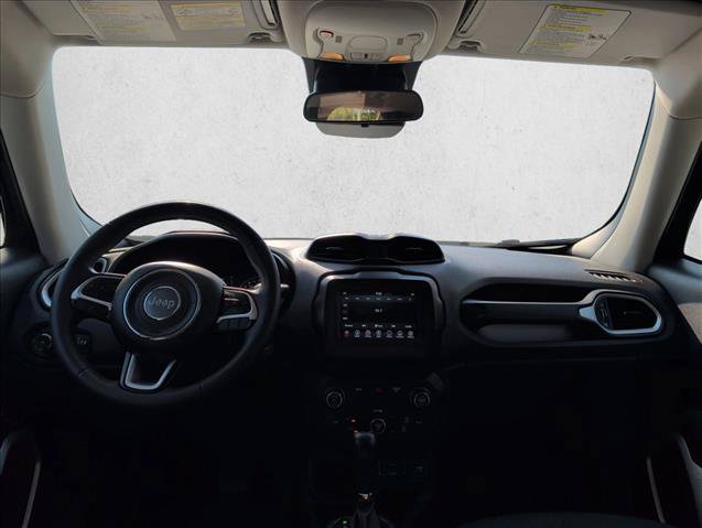 Used 2020 Jeep Renegade Latitude FWD image 21