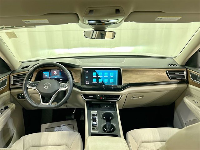 Certified 2025 Volkswagen Atlas SE image 24