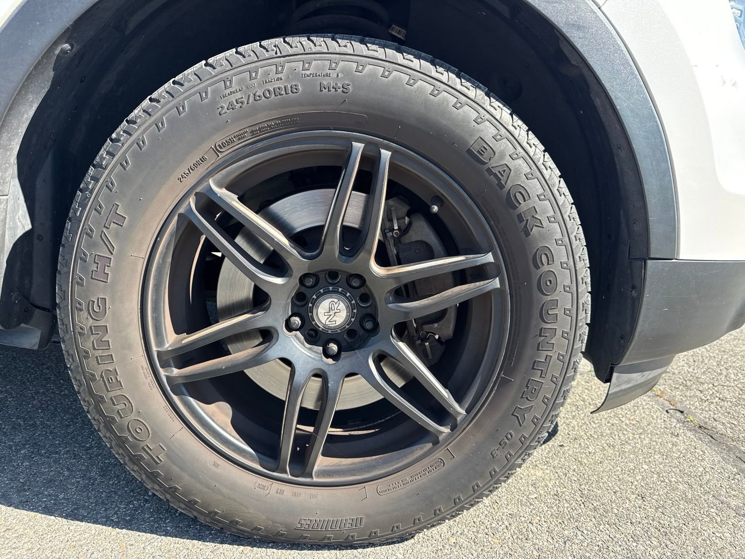 Used 2014 Ford Explorer XLT w/ Equipment Group 202A AWD/4WD image 4