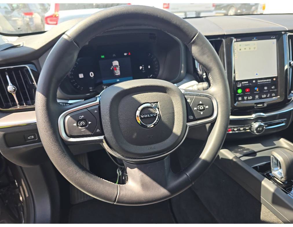 Used 2025 Volvo XC60 B5 Core AWD/4WD image 8